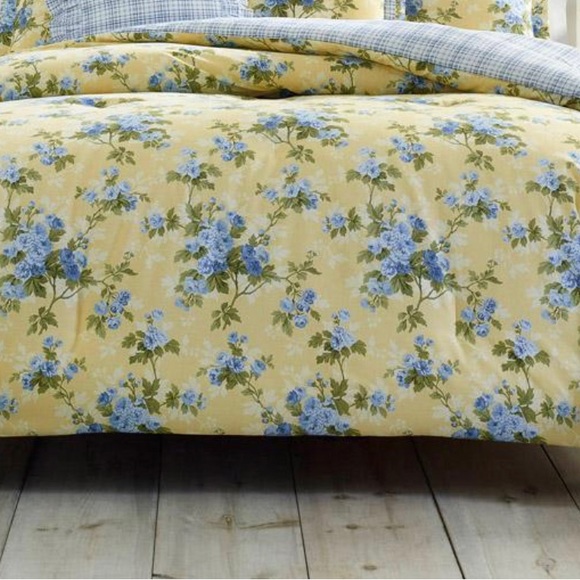 Laura Ashley Bedding Laura Ashley King Comforter Cassidy Poshmark